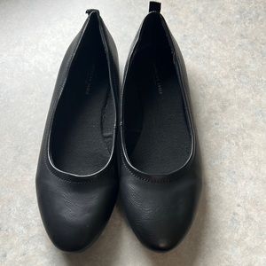 American Eagle Black Women’s Flats Size 7.5